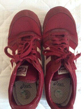 Aasics Tiger Sneakers (retro style), Size 8 womens/6.5 men's
